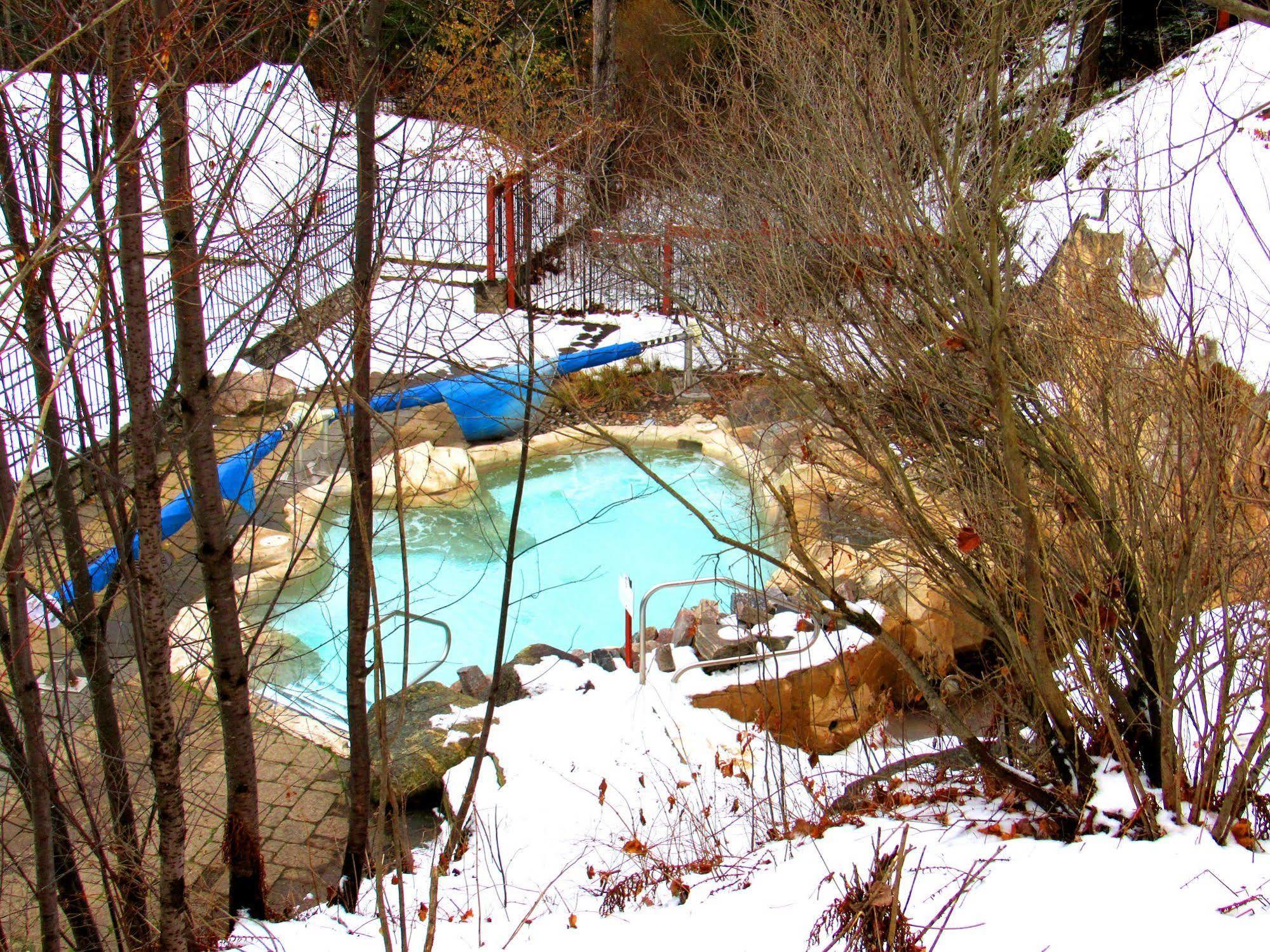 דירות מונט טרמבלאנט Tremblant Les Eaux - Location Adp מראה חיצוני תמונה