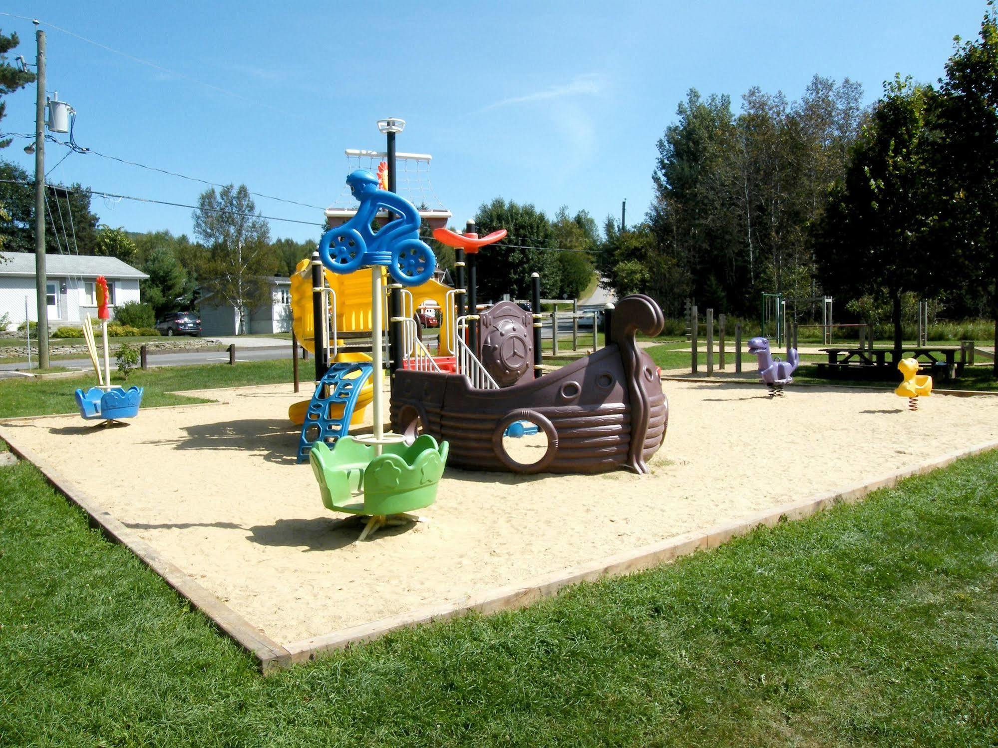 דירות מונט טרמבלאנט Tremblant Les Eaux - Location Adp מראה חיצוני תמונה